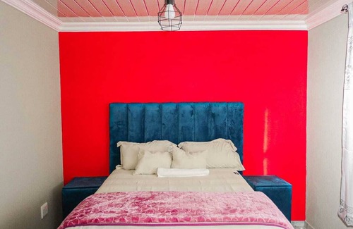 Glen Cowie Cabine | Shakwaneng Lodge