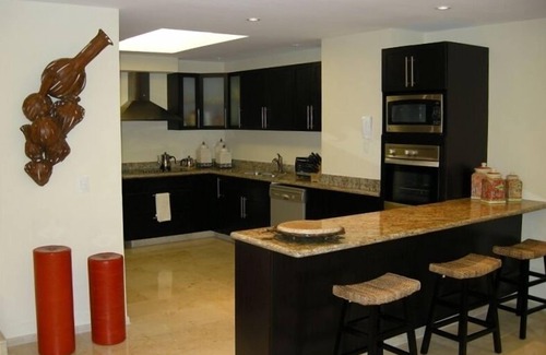 Marina Vallarta Copropriété | Shangri-La Beachfront 2 Story 5 Bedroom 4000 Sq. Ft. Penthouse