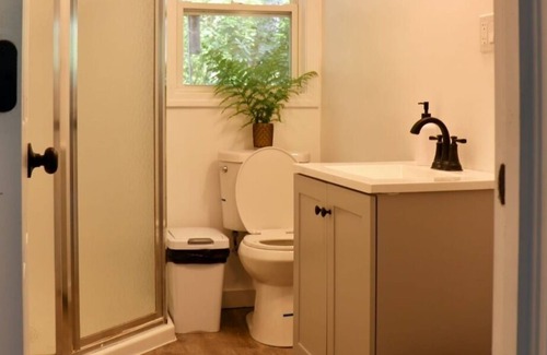Windham Cabine | Shangri-La: Cozy Cottage Cabin A lovely cabin nestled amidst breathtaking nature