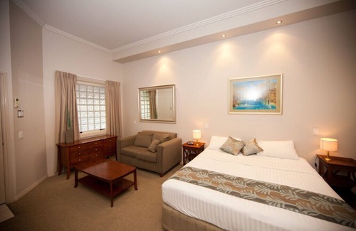Wynnum West Hôtel | Shangri La Gardens