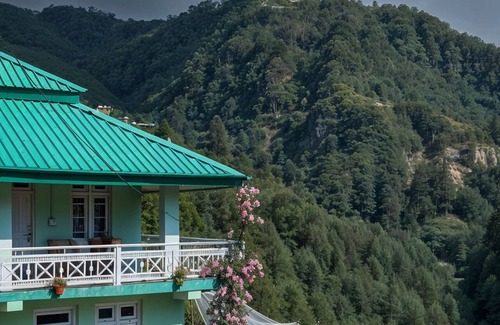 Thunag Maison | Shangrila Thachi | 2BR Mountain View By Homeyhuts