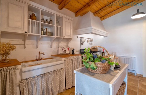 Mores Villa | Shardana Wine Estate with heated swimming pool, SPA and Jacuzzi for 10 people