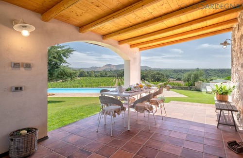Mores Villa | Shardana Wine Estate with heated swimming pool, SPA and Jacuzzi for 10 people