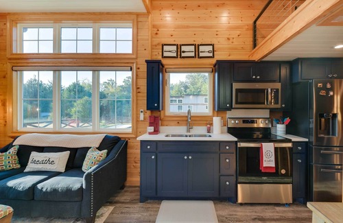 Whitney Cabine | Shared Outdoor Pool & Patio: Whitney Retreat!