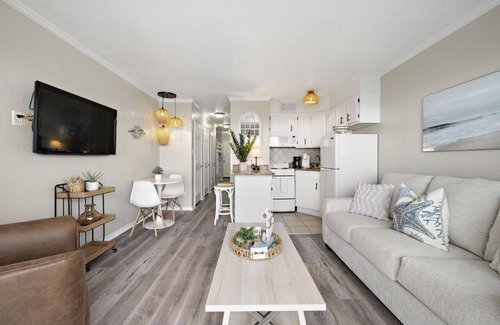 Galveston Copropriété | Shared pools and picnic BBQ grill area