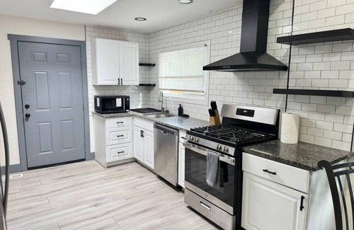 Barnum West Cabine | Shared Room near Downtown Denver & Lake (Room 4)