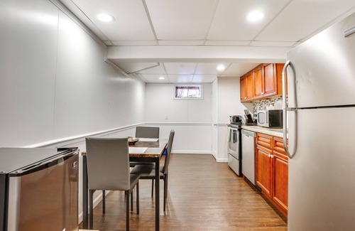 Englewood Appartement | Shared Yard, 4 Mi to NYC: Englewood Apartment!