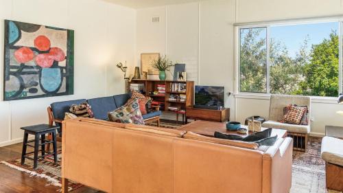 Yamba Maison | Sharon - Pet Friendly Beach Cottage in Town