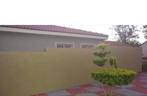 Moses Kotane Maison | SHARONS GUESTHOUSE