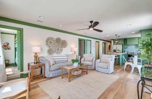 Kiska Beach Maison | Shasta Street Retreat - New to Mgmt