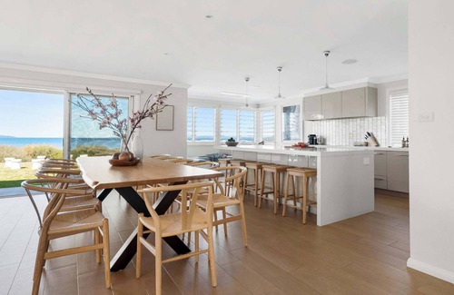 Callala Beach Maison | 'Shearwater' - Jervis Bay Beach Front