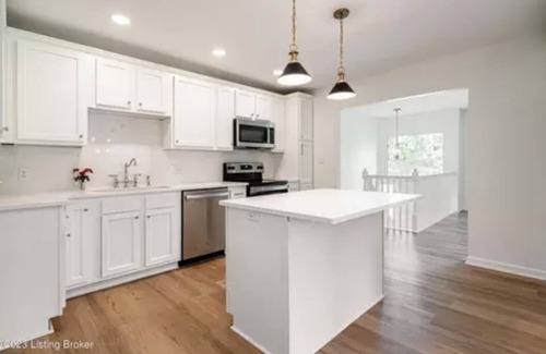 Shelbyville Maison | Shelbyville, KY - Bourbon Trail, Horse Country and more. A modern, spacious gem.