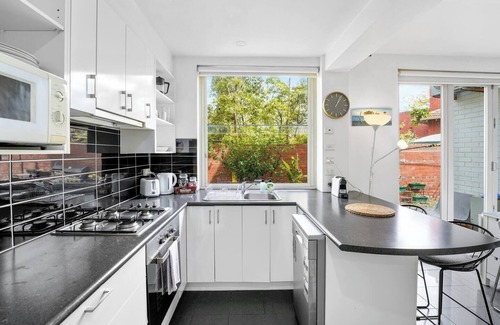 St Kilda Appartement | ShelleyStayz on Shakespeare