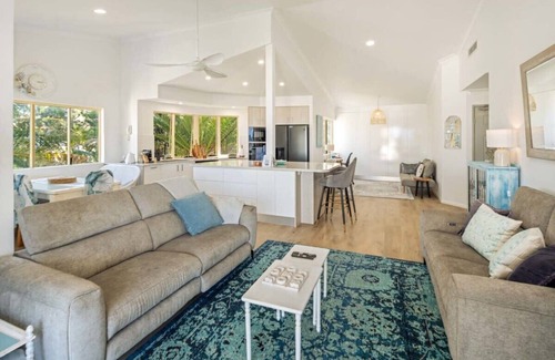 Shelly Beach Appartement | Shelly Beach Oasis: Steps from the Sea