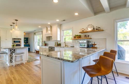 Grottoes Maison | Shenandoah Valley Riverside Retreat Near Wineries