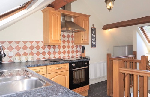 Llanfyllin Cottage | Shepherd's Watch Cottage - 5* Cyfie Farm, with private hot tub