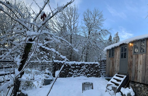 Seytroux Cabine | Shepherd’s Hut - Ideal for Couples - Near Morzine