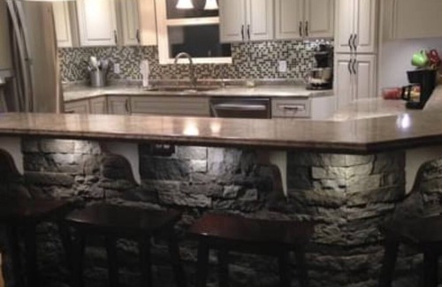 Strange Creek Maison | Shepherd’s View: A spacious House in Duck, WV. Now equipped with Starlink.