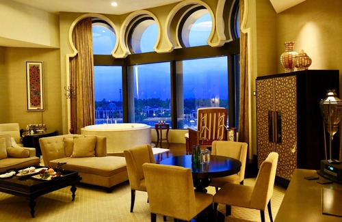 Henghe Street Station Balnéaire | Sheraton Qingyuan Lion Lake Resort