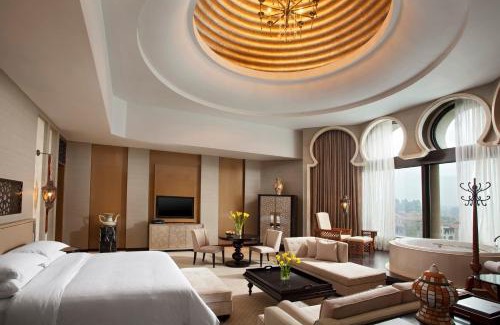 Henghe Street Hôtel | Sheraton Qingyuan Lion Lake Resort