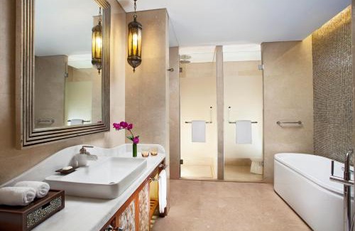 Henghe Street Hôtel | Sheraton Qingyuan Lion Lake Resort