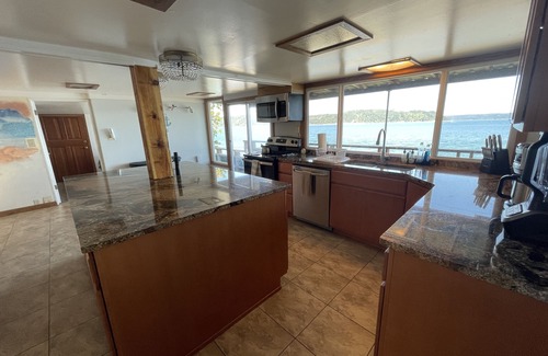 Potlatch Maison | Sherry's Hood Canal House
