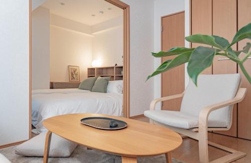 Chinatown Appartement | SHIKA HOME 横浜中華街-高級ファミリー向けワイドキングベットホームシアター駅徒歩4分 長期滞在者向け定期清掃サービス Luxury Family Room with Home Theater 2m Large Bed 4min to Station