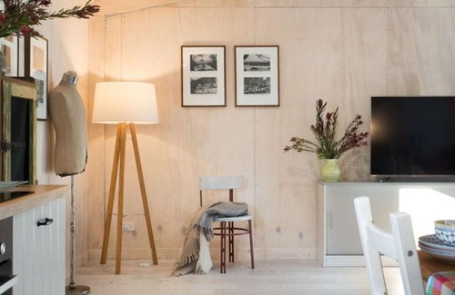 Bullarto South Maison | Shillings and Pence