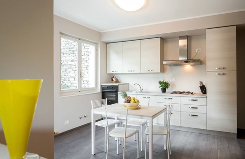 Moltrasio Appartement | A two-bedroom spacious apartment with unrivaled lake views and a garden.