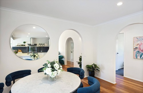 Carrum Downs Maison | SHINE Carrum Down Spacious Family Oasis With Heated Pool