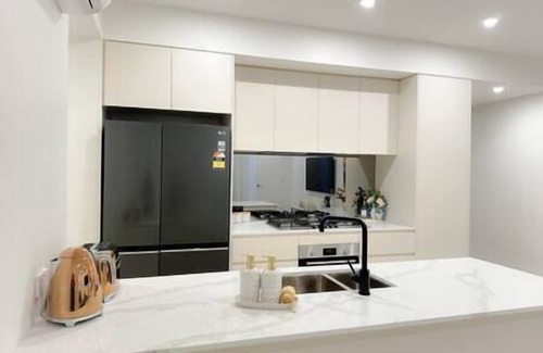 Keysborough Maison | SHINE Keysborough Highend Family Home, Netflix, Top Location