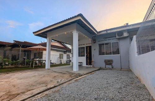 Taman Kota Masai Maison | Shines GuestHouse 3Br with Outdoor Chilling