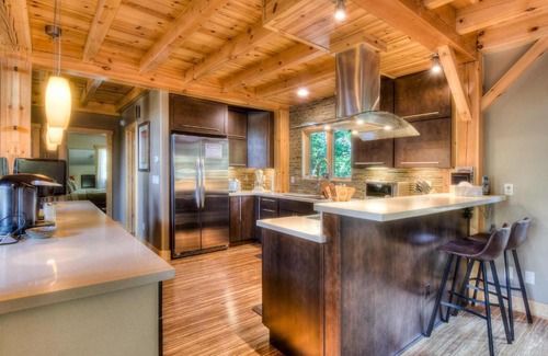 Country Club Estates Maison | Shining Shire