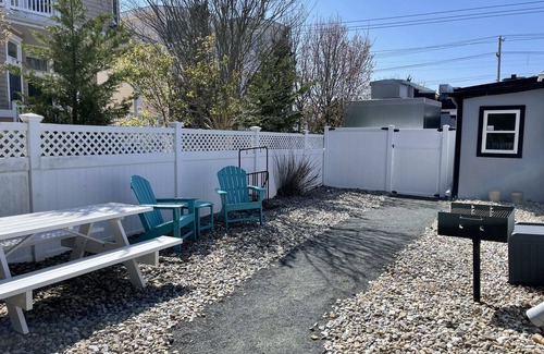 Ship Bottom Appartement | Ship Bottom LBI Apt B- 1 Block from the beach