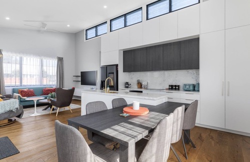 Marks Point Maison | Shiraz at Marks Point: Lovely 2-Bed Villa