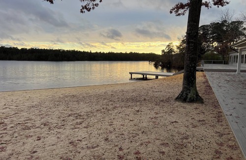 Galloway Cabine | Shire House vibrant spacious cabin safe family pet friendly fire pit trails fish