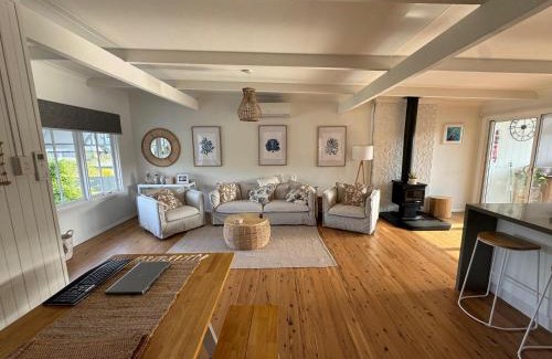 Shoal Bay Maison | Shoaly House and Shoaly House Cottage - perfect for multiple families & wedding groups