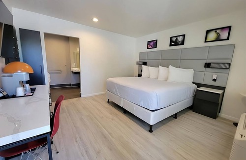 Newhall Station Balnéaire | Shopping Spree at Westfield Valley Fair Shopping Mall and Santana Row! Parking