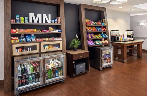 Maple Grove Maison | Shops, golf, and the outdoors in Maple Grove