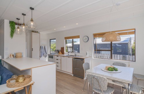 Whangamata Maison | Shore Beats Work - Whangamata Holiday Home