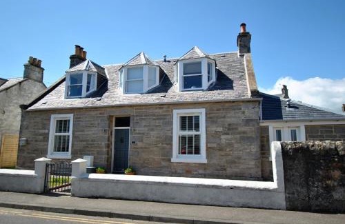Anstruther Maison | Shore Cottage Anstruther- stylish home by the sea