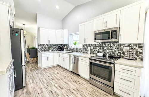 Lake Ida Shores Appartement | Shore & More — 5BR home in the Heart of It All