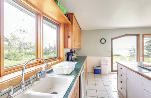East Sullivan Cottage | Shorefront House w/ Views, 14 Mi to Acadia NP