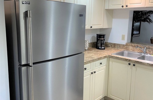 Trailer Estates Copropriété | Fabulous Shorewalk Palms Heaven condo-2 heated hot tubs & pools near IMG/beaches