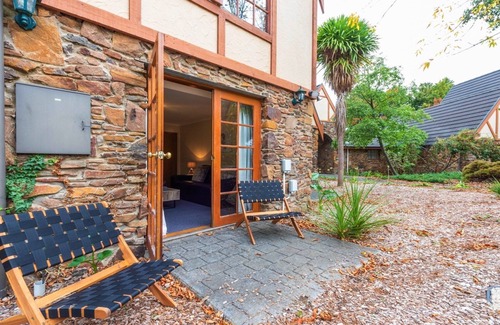Newnham Appartement | Tudor Style Village - WiFi gratuit