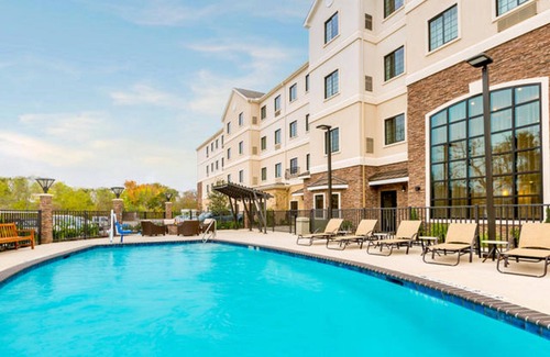 College Station Appartement | Corto viaje a Texas A&M | Piscina al aire libre + centro de negocios + gimnasio