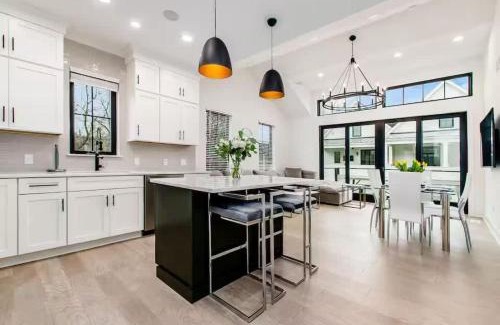Italian Village Maison | Short North Convention Garage Parking!