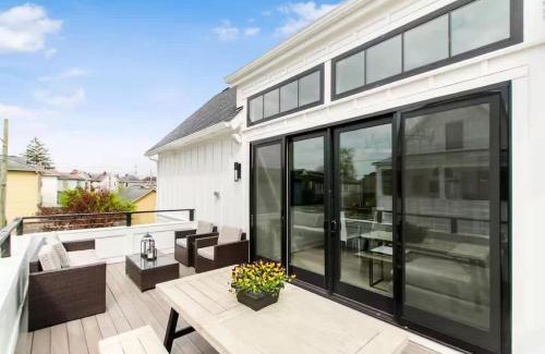 Italian Village Maison | Short North Convention Garage Parking!
