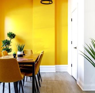 Italian Village Maison | Short North Convention King Bed Free Parking!