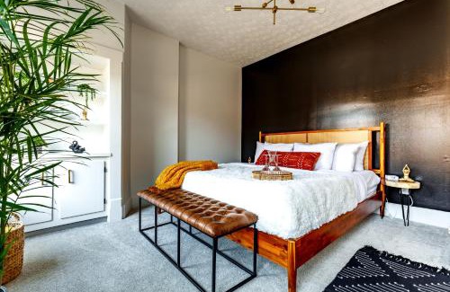 Italian Village Maison | Short North Convention King Bed Free Parking!